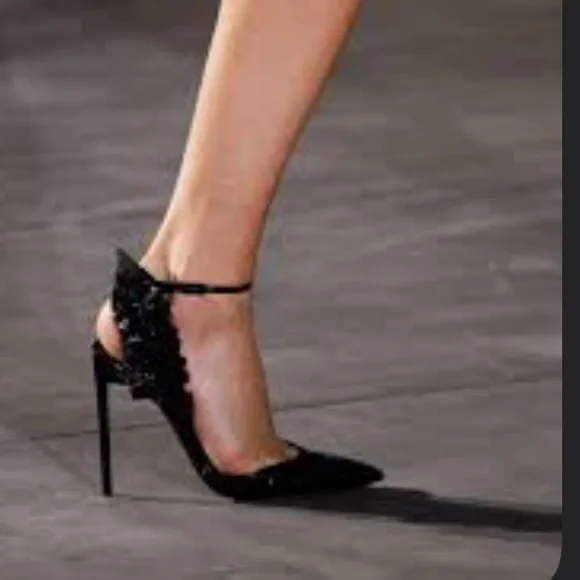 Saint Laurent Glossy Black Heels - Picture 6 of 7